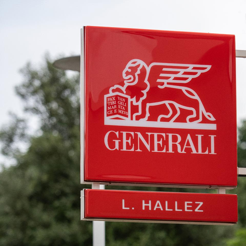 Generali flag sign and customisation on behalf of the agent by Visotec