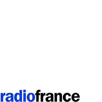 Radio France: ekspozycja nowej identyfikacji wizualnej grupy na elewacji „Maison ronde”