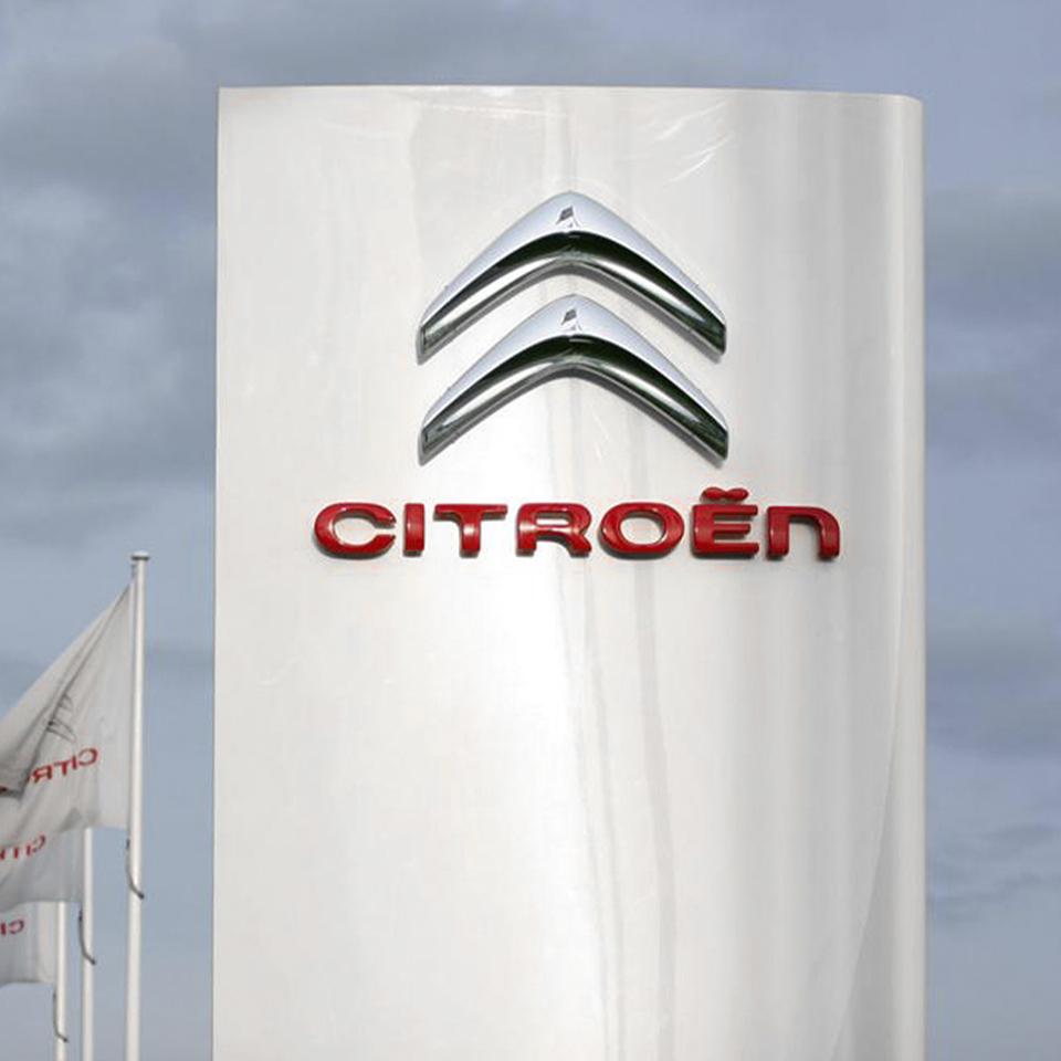 Tótem Citroën desplegado por Visotec