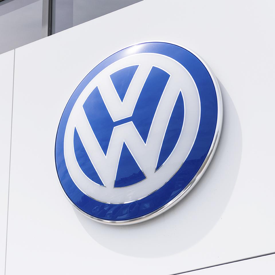 Volkswagen 3D logo deployed by Visotec