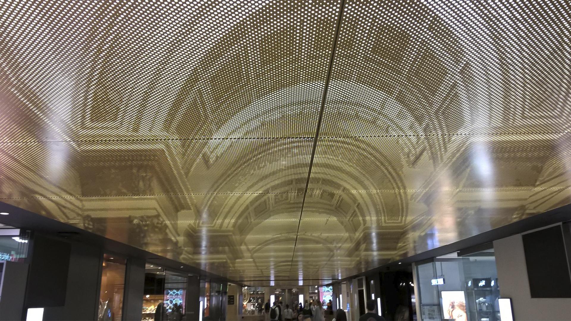 Lumisheet  solution d'éclairage innovante par Visotec installation Carroussel du Louvre Paris