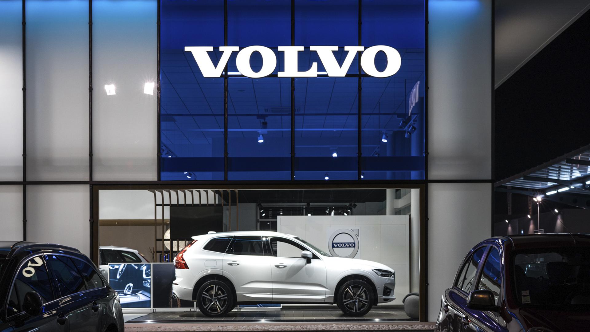 Enseigne lumineuse Volvo fabriquée par Visotec