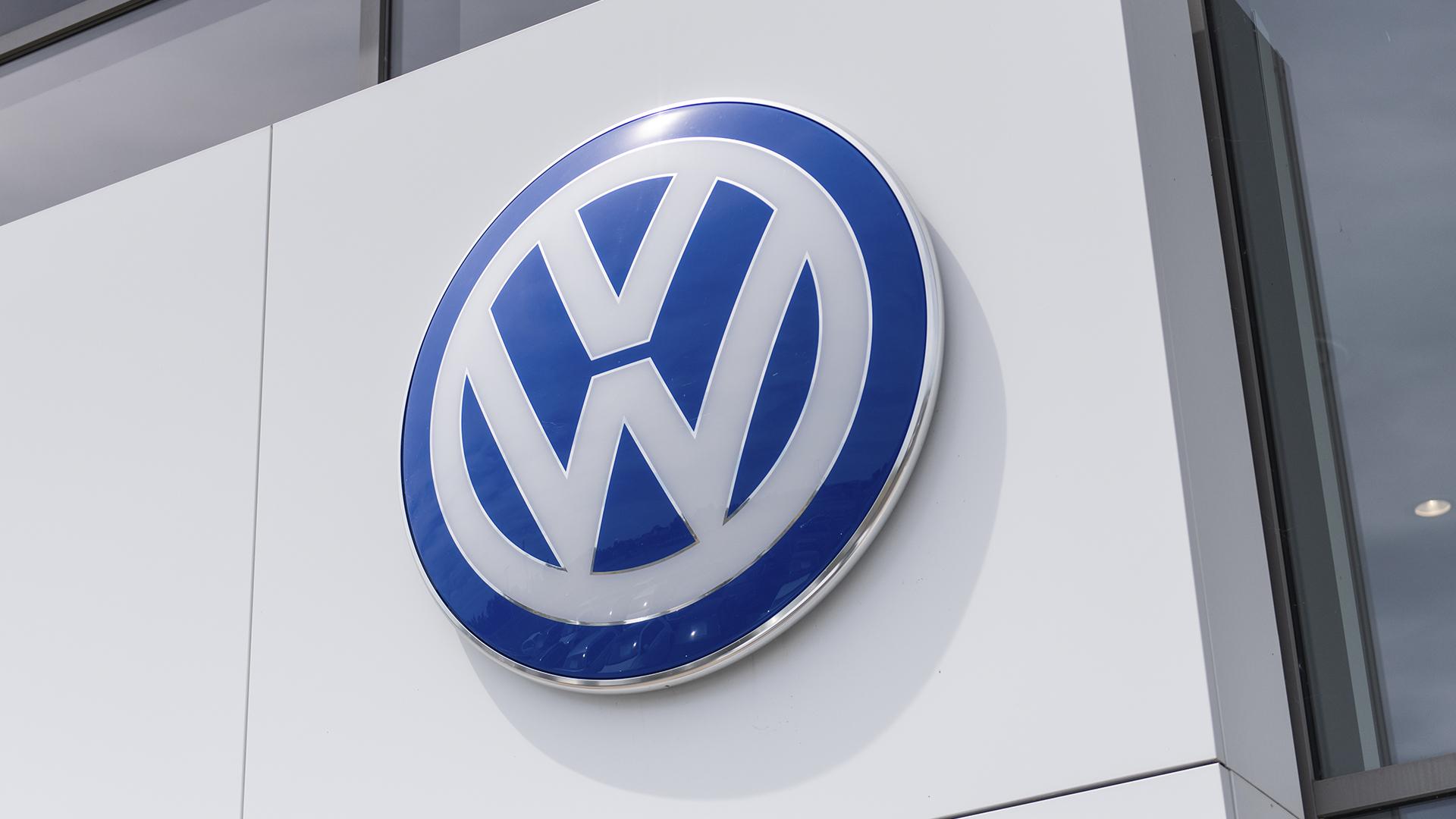 Наружный логотип Volkswagen выполнен Visotec